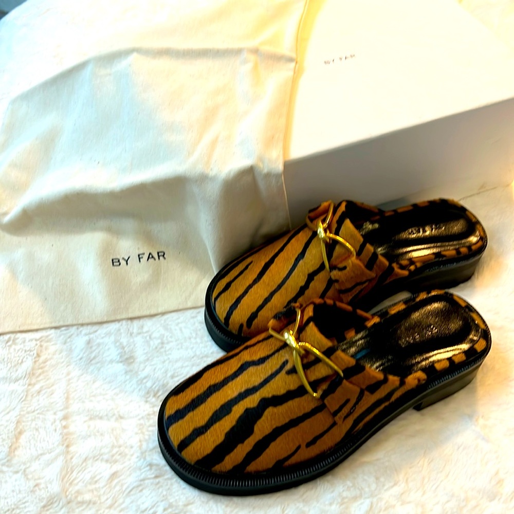 NWT‎ -BY FAR Walker Tiger Print Women's Slip On Shoes Size 5.5